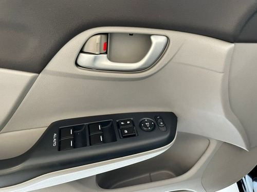 Imagem 10 de 15 de Honda Civic 1.8 Lxs 16v Flex 4p Manual