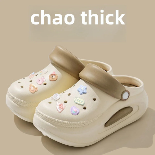 Zapatos Con Agujeros De Dibujos Animados De Fondo Grueso Par