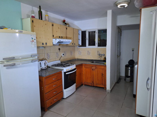 Casa + Dos Dptos Barrio 9 De Julio