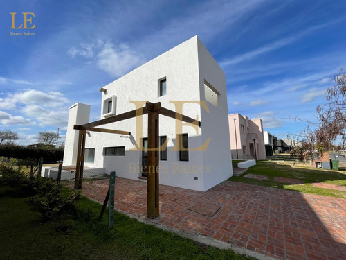 Casa A La Venta En Ceibos - Puertos Del Lago -