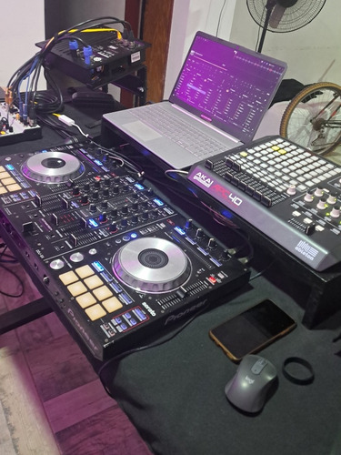 Servicio De Dj, Alquiler De Sonido E Iluminacion, Pantallas