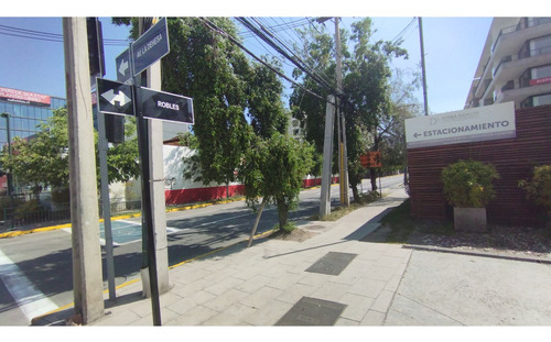 Av. La Dehesa Comercial Esquina Estratégica