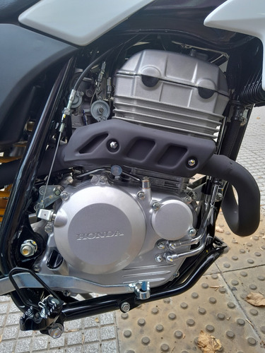 Imagen 5 de 10 de Honda Tornado Xr 250 0km 2023