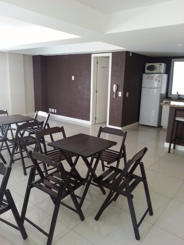 Imagem 2 de 11 de Apartamento Com Suíte No Bairro Santo Antonio - 887