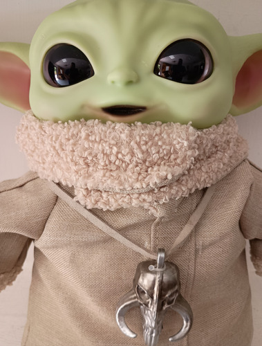 Muñeco Baby Yoda Star Wars Con Accesorio Mattel 28cm (Usado)