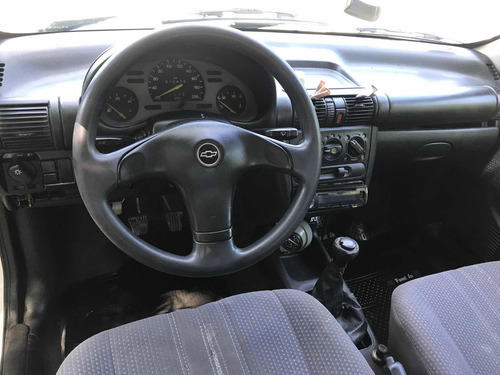 Chevrolet Corsa 1.6 Wind