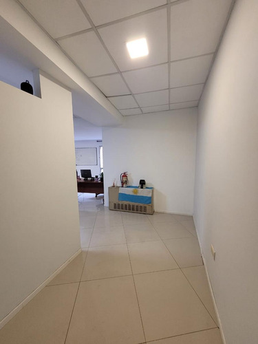 Oficina En Edificio Histórico Excelente Ubicación A Metros Plaza San Martín