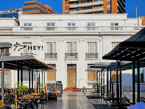 Gran Casona De Estilo Francés Para Uso Comercial