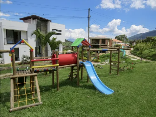 Venta De Casa Campestre Nueva En Silvania