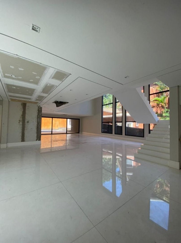 Imagem 3 de 23 de Linda Casa No Tamboré 2 - Ca0795
