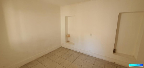 Imagen 11 de 18 de Zona Hospitales - Pasillo Con Patio Y Parrillero - 2 Dormitorios