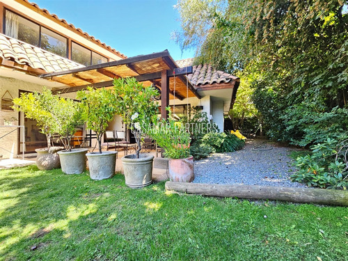 Casa En Venta De 6dor-3baño, + Svs, Lo Barnechea