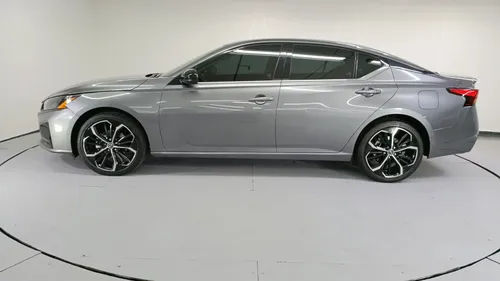 Nissan Altima 2023