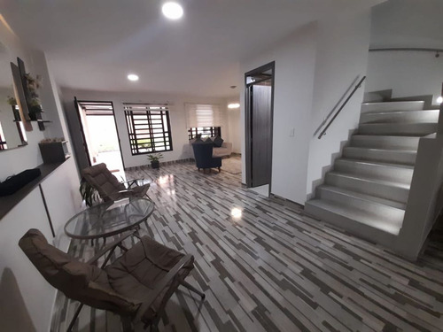 Barrio El Bosque - Casa De Tres Pisos En Venta Palmira Valle Del Cauca