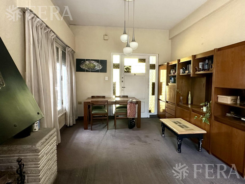 Venta Casa De 3 Ambientes Con Cochera En Bernal