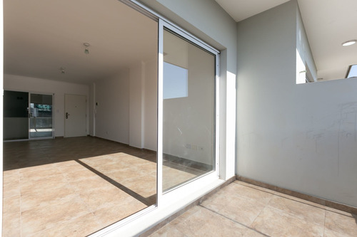 Imagen 2 de 30 de Venta Departamento 2 Amb A Estrenar. Permuta