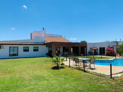 Casa En Venta En Lo Figueroa, Pencahue, Talca.