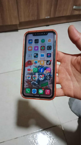 Celular iPhone 11