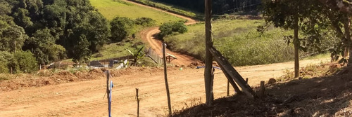 Terreno Com 1000 Metros Quadrados, Com Terraplanagem.
