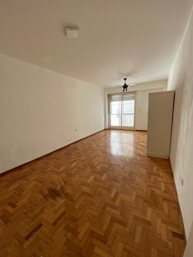 Alquiler Tradicional - Departamento 1 Ambiente S/muebles C/balcón Francés - Paraguay 2800 - Recoleta