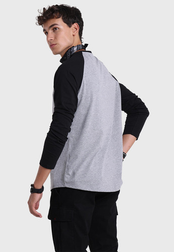 Imagen 4 de 5 de Polera Manga Larga Bicolor Hombre Soviet Spo2734gr