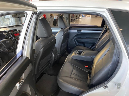 Imagem 17 de 20 de Kia Sorento 2.4 Ex 4x2 16v