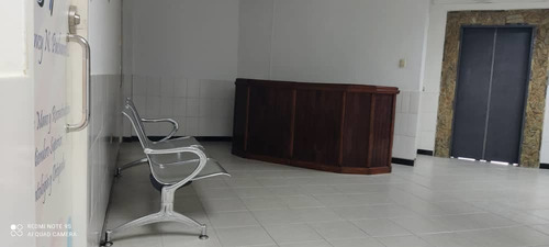 Imagen 2 de 12 de Venta Oficina Consultorio Hosp Clinica Las Delicias Maracay. Edo. Aragua.