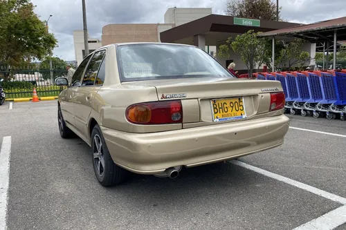 Mitsubishi Lancer 1.3 Gl 4 p