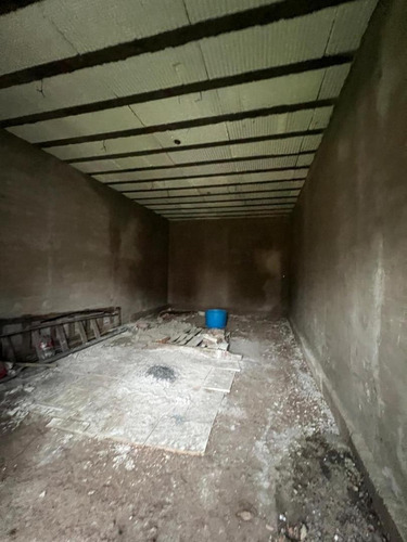 Lote Con Mejoras (malaver, Moreno)