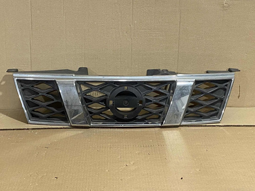 Careta Cromada Original Nissan Frontier 2002-15 (4x4)