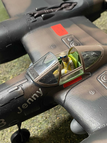 Avión P-38 Caza Bombardero A Escala 1:48, Como Nuevo, (Usado)