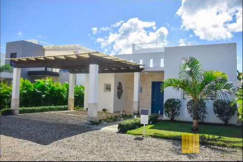 Villa De Lujo Amueblada En Sosua Ocean Village.