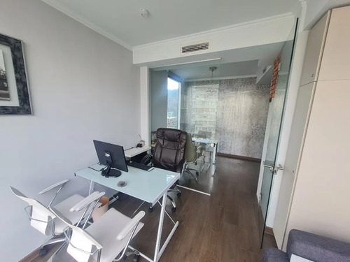 Vendo Espectacular  Oficina Equipada, A Puertas Cerradas !!!
