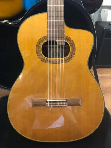 Viol o De Nylon Takamine Jap o E50 C Hard Case Usado