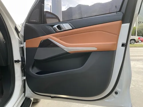 BMW X7 4.4 V8 M50i At