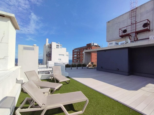 Imagen 15 de 18 de Alquiler Dos Dormitorios Barrio Sur, Terraza, A Metros De La Rambla