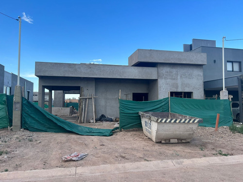 Imagen 25 de 30 de Casa En Obra Avanzada En Barrio Privado Pinar Del Sol V.