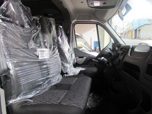 Imagem 10 de 14 de Renault Master Executiva Prata