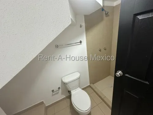 Rincones Del Marques, Renta - Casa Con 3 Recámaras 1 En Planta Baja, Sala De Tv | Air