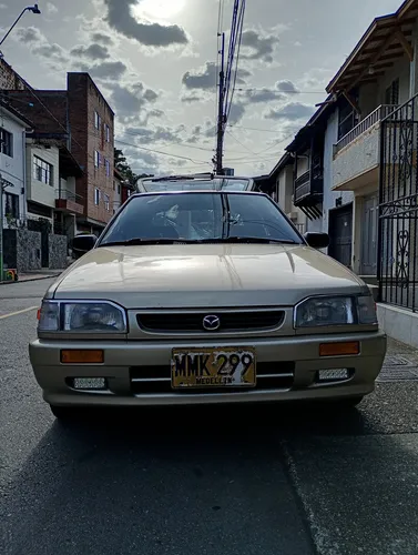 Mazda 323 1.3 Hs