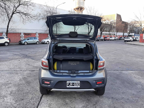Imagen 8 de 10 de Renault Sandero Stepway 2015 1.6 Dynamique 105cv