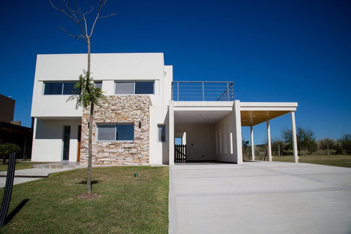 Casa En Venta Puertos Del Lago