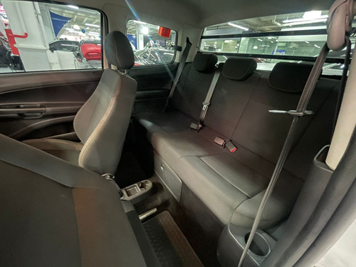 Volkswagen Saveiro 1.6 Robust Cab. Dupla 16v Total Flex 2p
