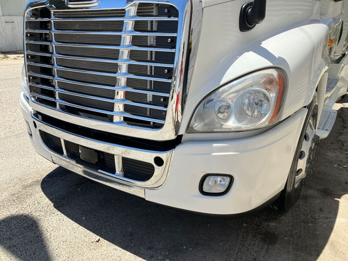 Tractocamión 2016 Freightliner Cascadia 125 /camarote