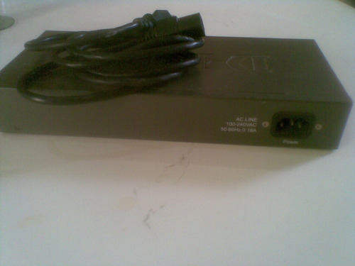 Imagen 2 de 2 de Switch D-link Des-1024a