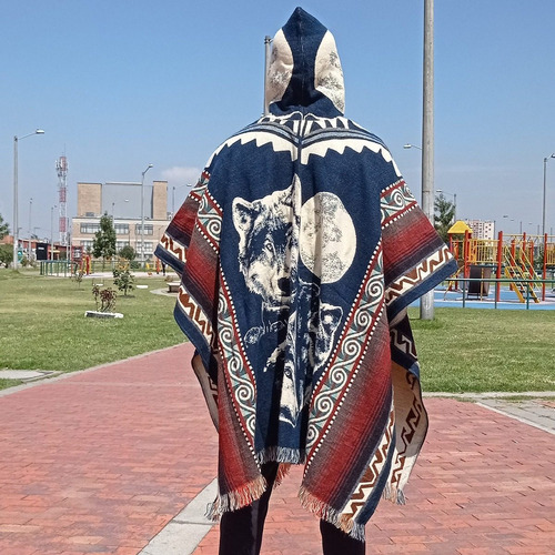 Imagen 3 de 8 de Maxiruana Hombre Lana Alpaca Urbana Con Capota Lobo Liviana