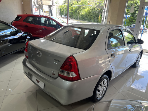 Toyota Etios 1.5 Sedan X