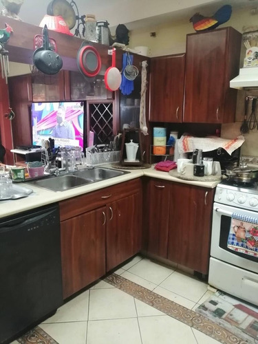 Imagen 6 de 8 de Dormitorio Amueblado En Residencial Privado Servicios Incluidos.