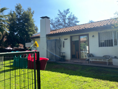Estupenda Casa Estilo Chilena De Un Piso Con Gran Terreno
