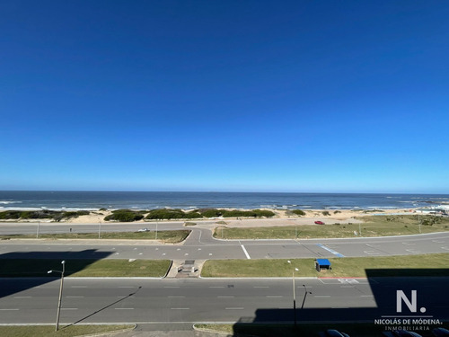 Apartamento En Playa Brava, Punta Del Este Con Vista Al Mar